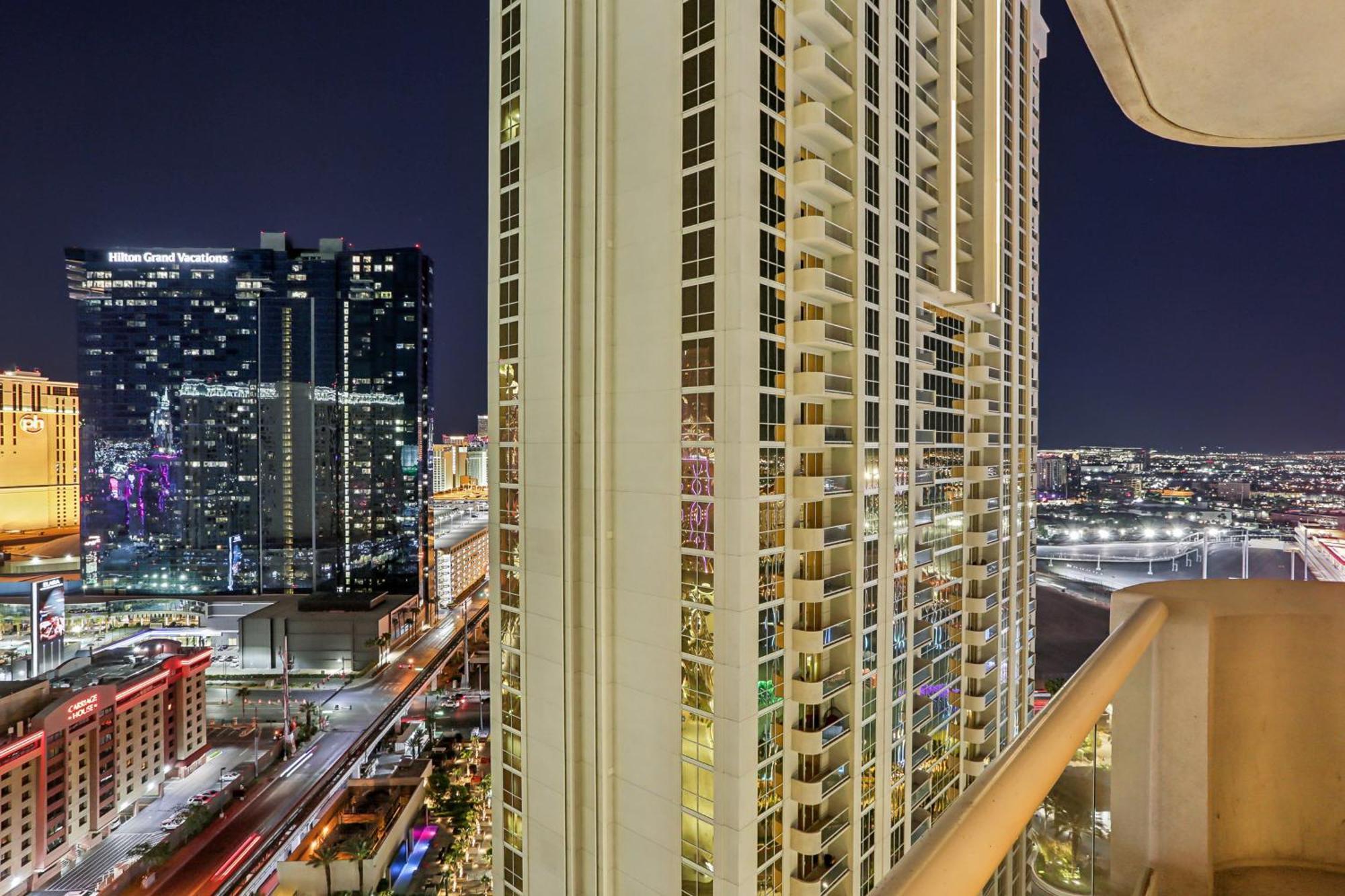 Mgm Signature Deluxe Balcony Strip View Suite Las Vegas Kültér fotó